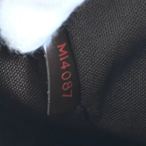 Louis Vuitton Damier Pochette Bosphore Shoulder Bag - Picture 8 of 10